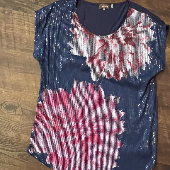 Like new gorgeous Crosby blouse - Picture 2 of 2